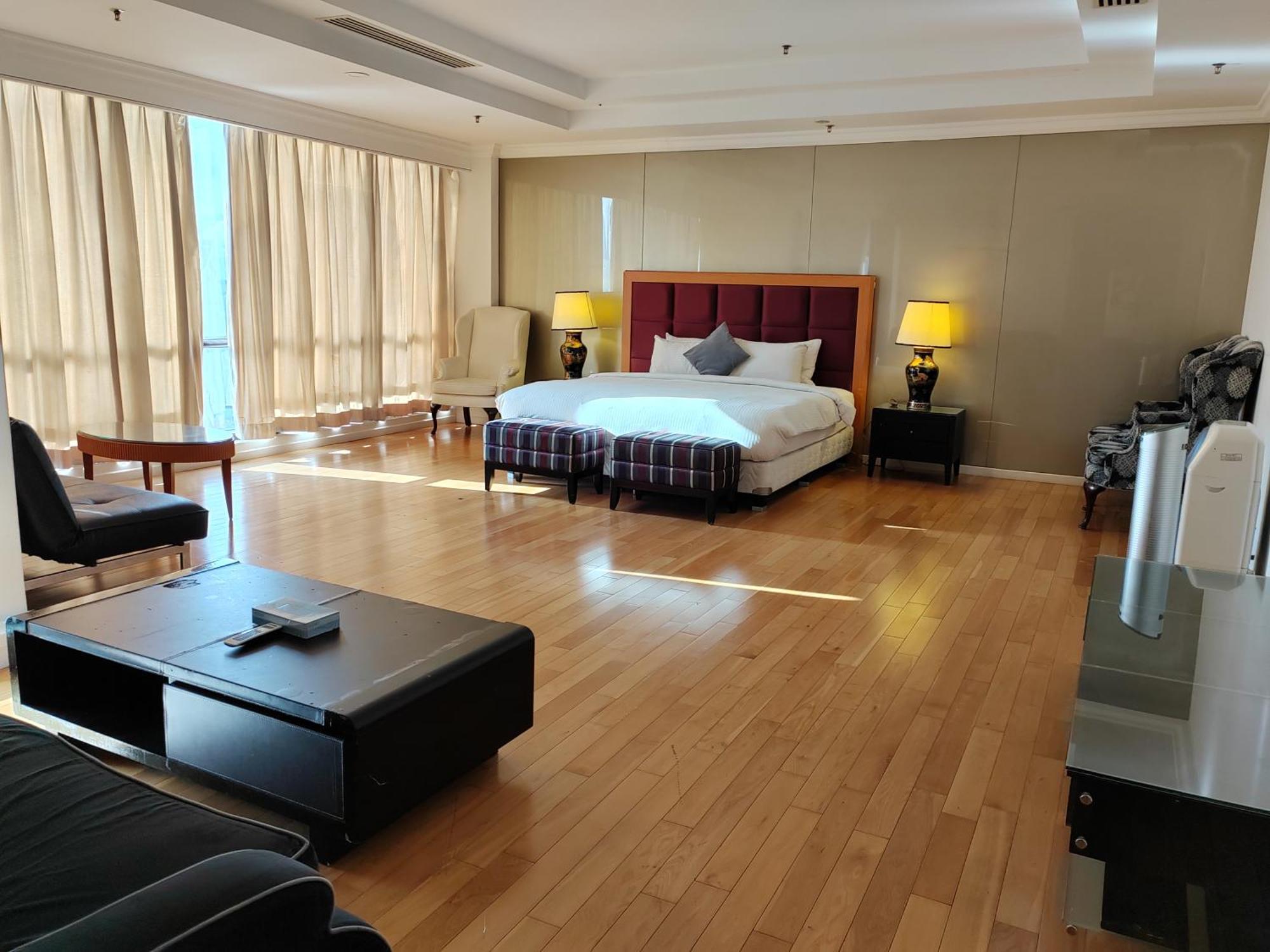 At Times Square Apartemen