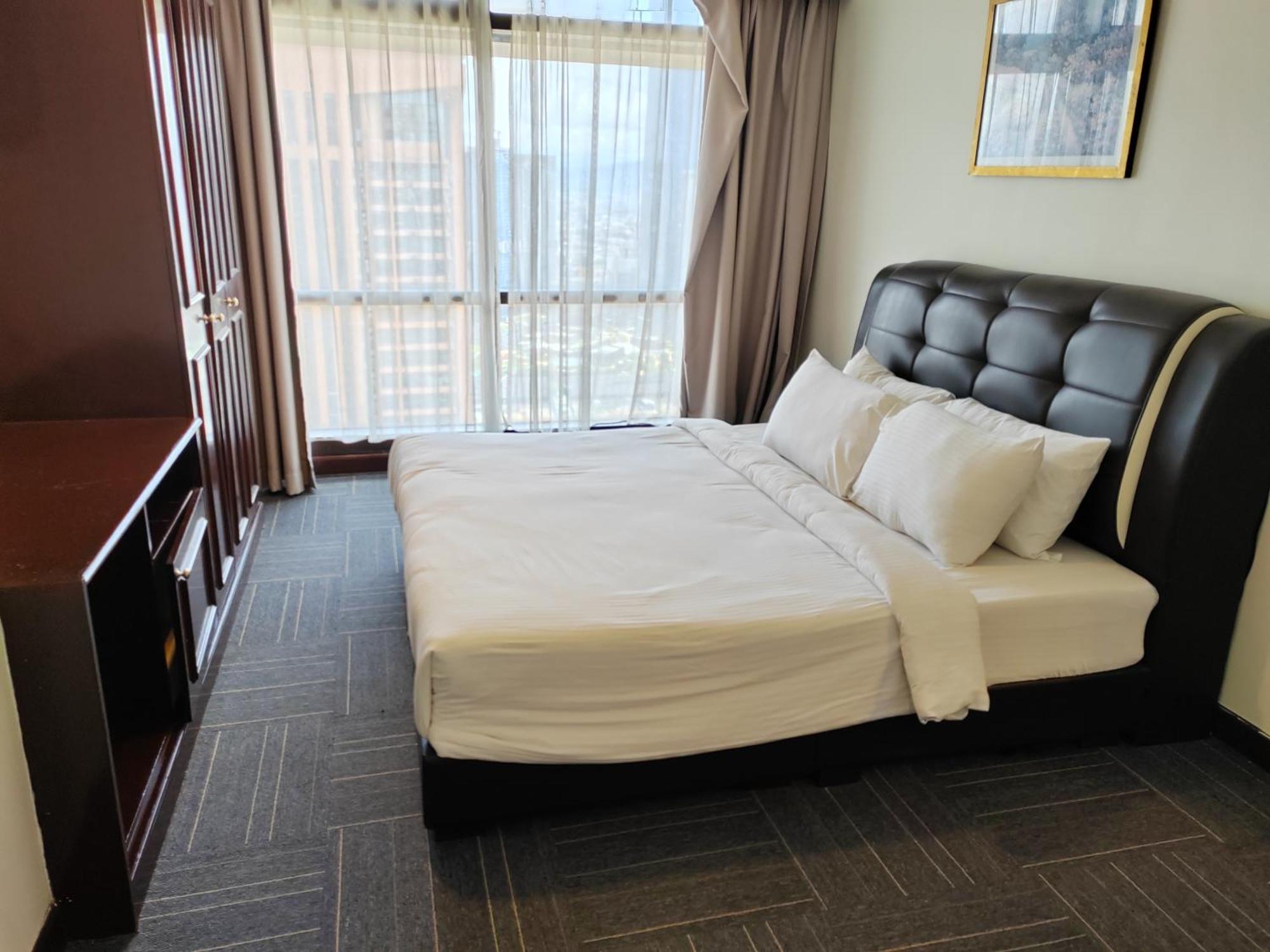 At Times Square Apartemen